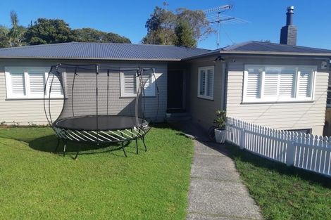 Photo of property in 40 Tiri Tiri Road, Birkdale, Auckland, 0626