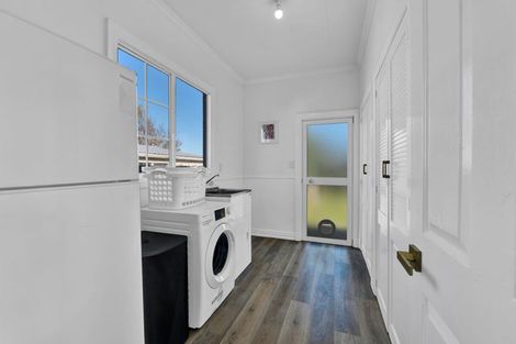 Photo of property in 11 Fantham Street, Hawera, 4610