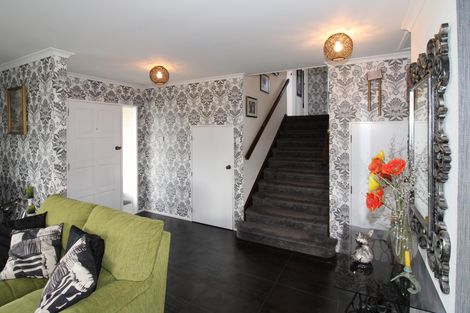 Photo of property in 5 Chisholm Place, Carterton, 5713