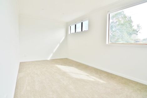 Photo of property in 192 Henderson Valley Road, Henderson, Auckland, 0612