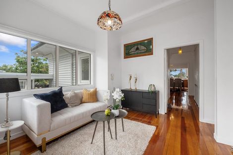 Photo of property in 1/317 Lake Road, Hauraki, Auckland, 0622