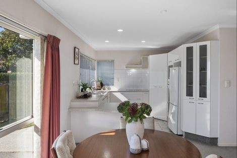 Photo of property in 36 Bell Common Close, Bethlehem, Tauranga, 3110