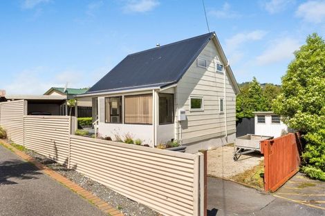 Photo of property in 5-7 Annabell Grove, Haywards, Lower Hutt, 5018