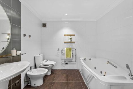 Photo of property in 38c Wicklam Lane, Greenhithe, Auckland, 0632