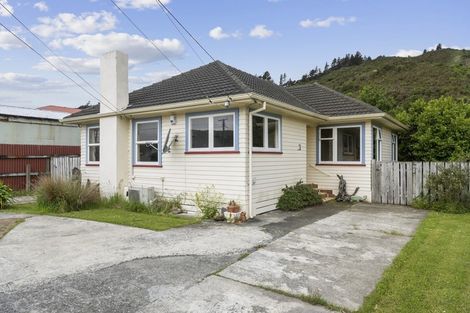 Photo of property in 59 Peel Place, Wainuiomata, Lower Hutt, 5014