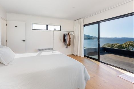 Photo of property in 21 Waiparemo Crescent, Pukawa Bay, Turangi, 3381