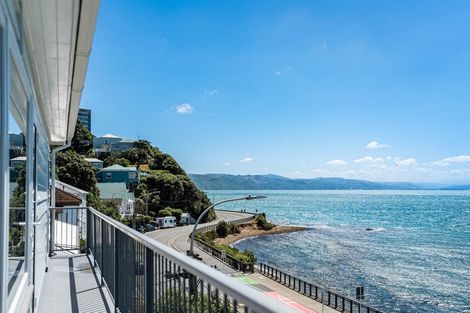 Photo of property in 62 Evans Bay Parade, Roseneath, Wellington, 6021
