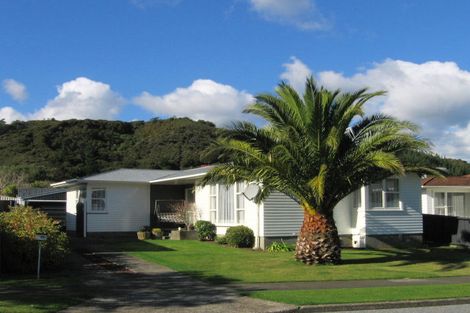 Photo of property in 46 Momona Street, Wainuiomata, Lower Hutt, 5014