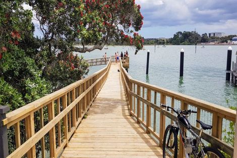 Photo of property in 33b Island Bay Road, Beach Haven, Auckland, 0626