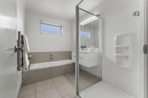 Photo of property in 5 Woolshed Lane, Pukekohe, 2120