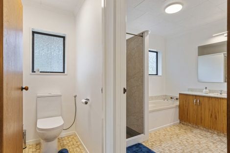 Photo of property in 2 Squire Place, Blagdon, New Plymouth, 4310