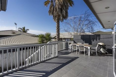 Photo of property in 2/28 Bay Street, Red Beach, 0932