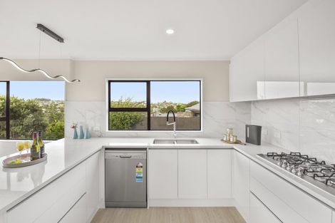 Photo of property in 47 Amorino Drive, Red Beach, 0932