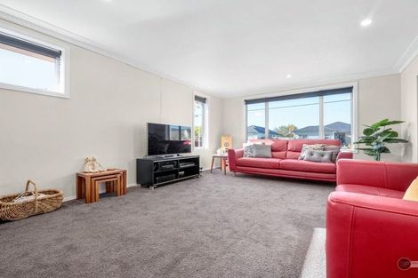 Photo of property in 51 Golders Road, Elderslea, Upper Hutt, 5018