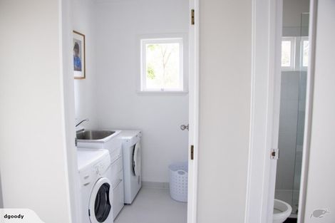 Photo of property in 58 Fowler Street, Northcote, Auckland, 0627