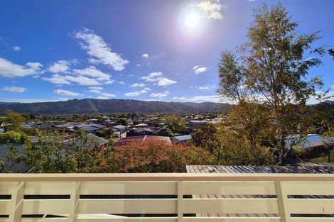 Photo of property in 22b Hillside Drive, Maoribank, Upper Hutt, 5018