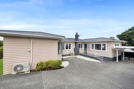 Photo of property in 1/130 Edmonton Road, Te Atatu South, Auckland, 0610