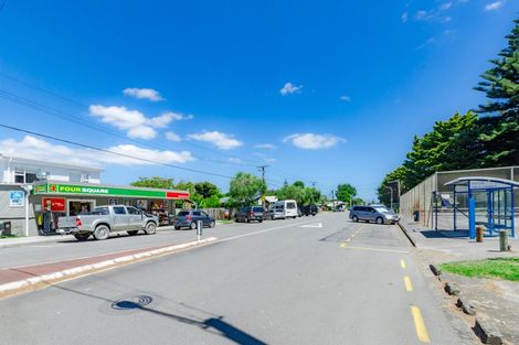 Photo of property in 27 Eruini Street, Waikanae Beach, Waikanae, 5036