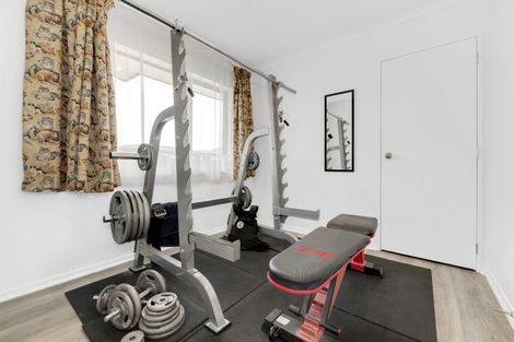 Photo of property in 21 Whareatua Avenue, Takanini, 2112