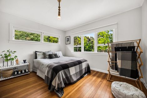 Photo of property in 6 Walker Road, Henderson Valley, Auckland, 0612