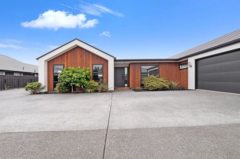 Photo of property in 17 Angus Place, Rangiora, 7400
