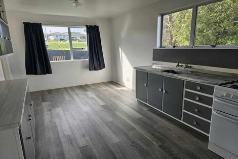 Photo of property in 90a Karaka Street, Castlecliff, Whanganui, 4501