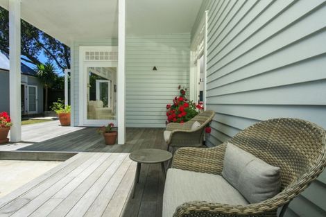 Photo of property in 21 Norwood Road, Bayswater, Auckland, 0622