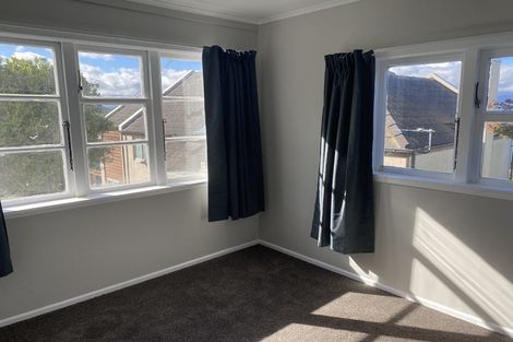 Photo of property in 94 Nicholson Road, Khandallah, Wellington, 6035