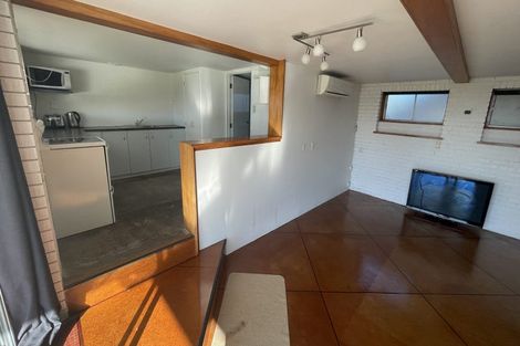 Photo of property in 4 Speedy Crescent, Hillcrest, Auckland, 0627