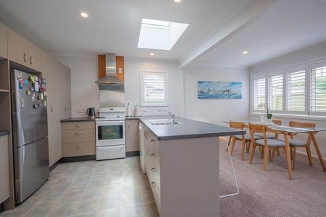 Photo of property in 1 Neeve Place, Taradale, Napier, 4112