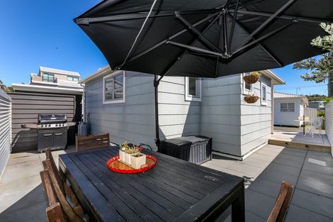 Photo of property in 90 Seventh Avenue, Urenui, 4377