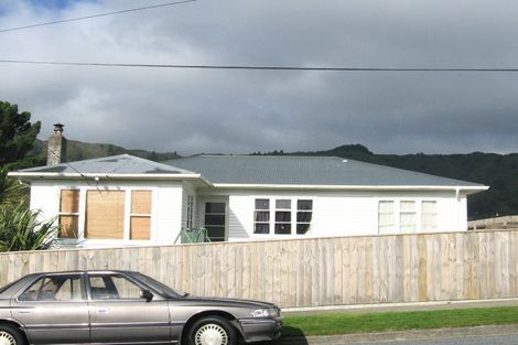 Photo of property in 27 Amundsen Grove, Stokes Valley, Lower Hutt, 5019