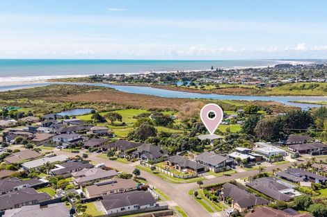 Photo of property in 2a Otaihanga Road, Paraparaumu Beach, Paraparaumu, 5032