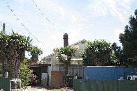 Photo of property in 33 Wainoni Road, Wainoni, Christchurch, 8061