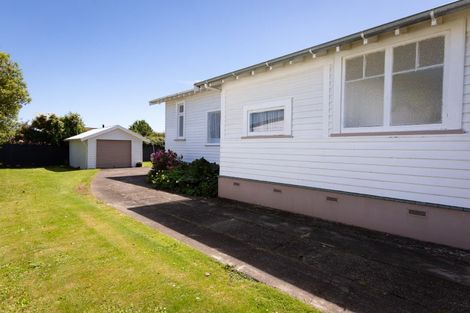 Photo of property in 15 Albert Street, Dannevirke, 4930