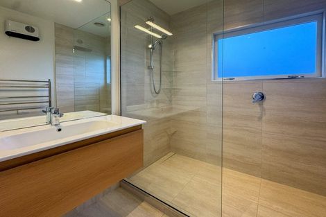 Photo of property in 26 Raekura Place, Redcliffs, Christchurch, 8081