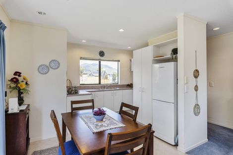 Photo of property in 2 Heihei Place, Paraparaumu, 5032