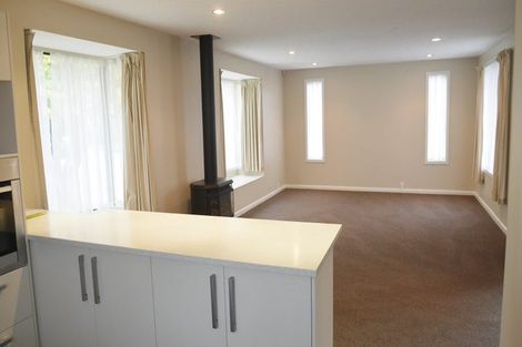 Photo of property in 32 Glenharrow Avenue, Avonhead, Christchurch, 8042