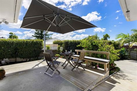 Photo of property in 4 Hatton Road, Orewa, 0931