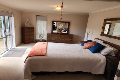 Photo of property in 37 Bradnor Meadows Drive, Swanson, Auckland, 0612