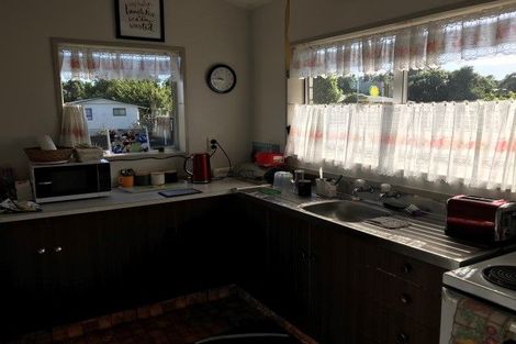 Photo of property in 143 Victory Street, Welcome Bay, Tauranga, 3112