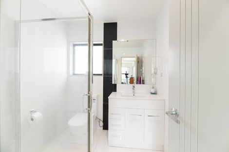 Photo of property in 9a Harrington Road, Henderson, Auckland, 0610