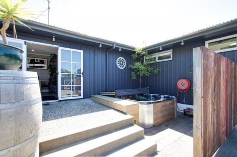 Photo of property in 69 Puketapu Road, Taradale, Napier, 4112