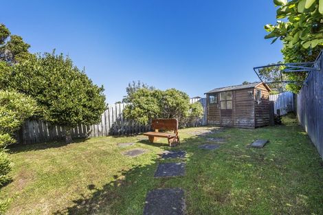 Photo of property in 3 Puketiro Avenue, Northland, Wellington, 6012