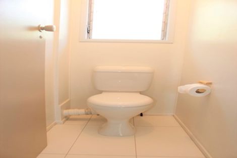 Photo of property in 12 Beaudine Avenue, Glenfield, Auckland, 0629