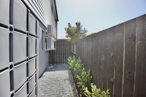 Photo of property in 6/94 Target Road, Totara Vale, Auckland, 0629