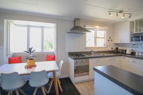 Photo of property in 82 Marine Parade, Bluff, 9814