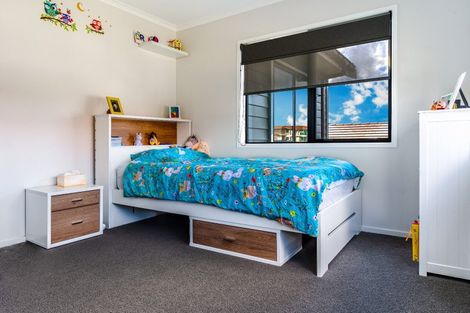 Photo of property in 2 Taikura Avenue, Red Beach, 0932