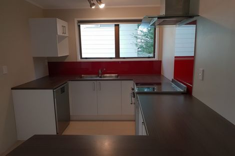 Photo of property in 33 Hobsonville Road, West Harbour, Auckland, 0618