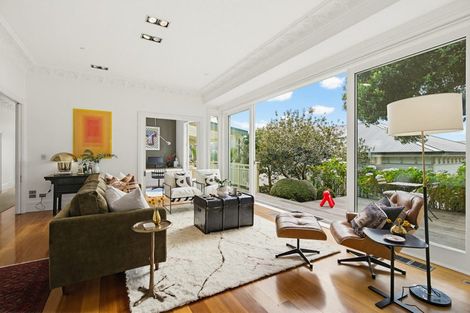 Photo of property in 117 Pirie Street, Mount Victoria, Wellington, 6011